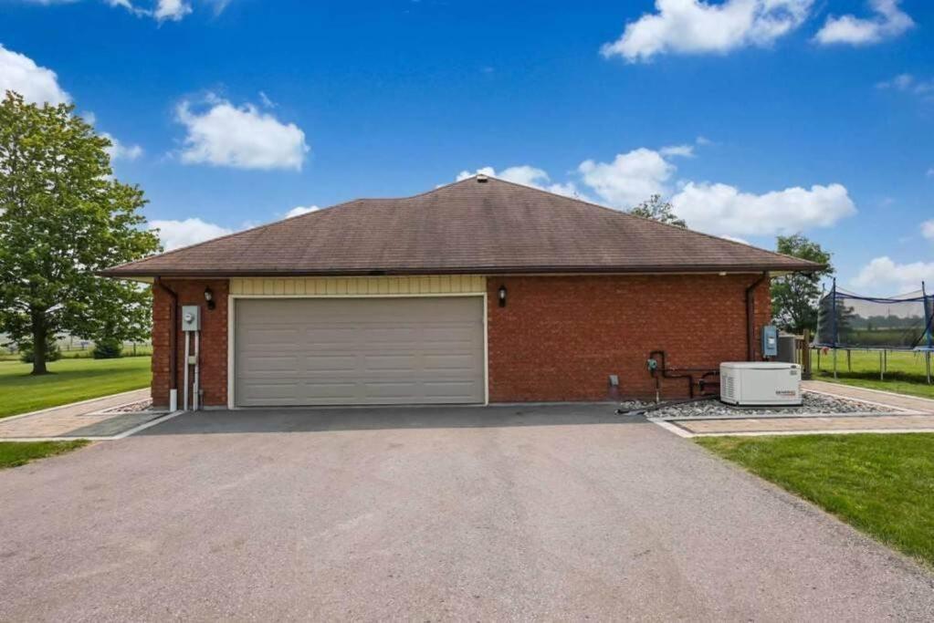 Bowmanville Event Place מראה חיצוני תמונה